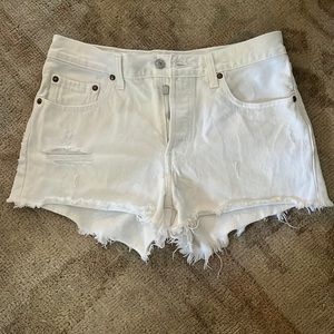 White Levi’s Premium 501